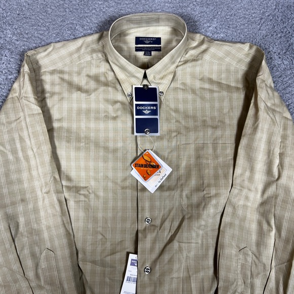 DOCKERS Mens Tan Plaid Button Down Shirt Stain Defender Long Sleeve Medium NEW - Picture 2 of 8